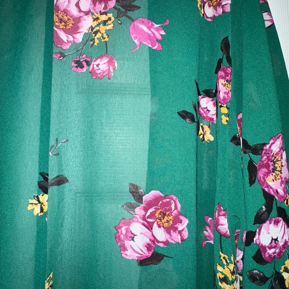 Torrid Size 1/2 Green Floral Duster – Dark Pink Flowers, Flowy & Open, 3/4 Sleev - Picture 7 of 7